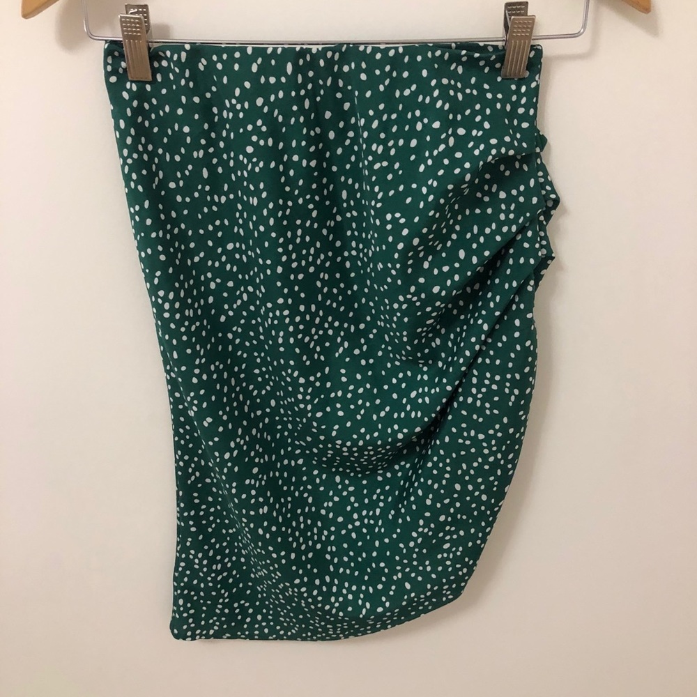 Elastic waist with ruched detail skirt